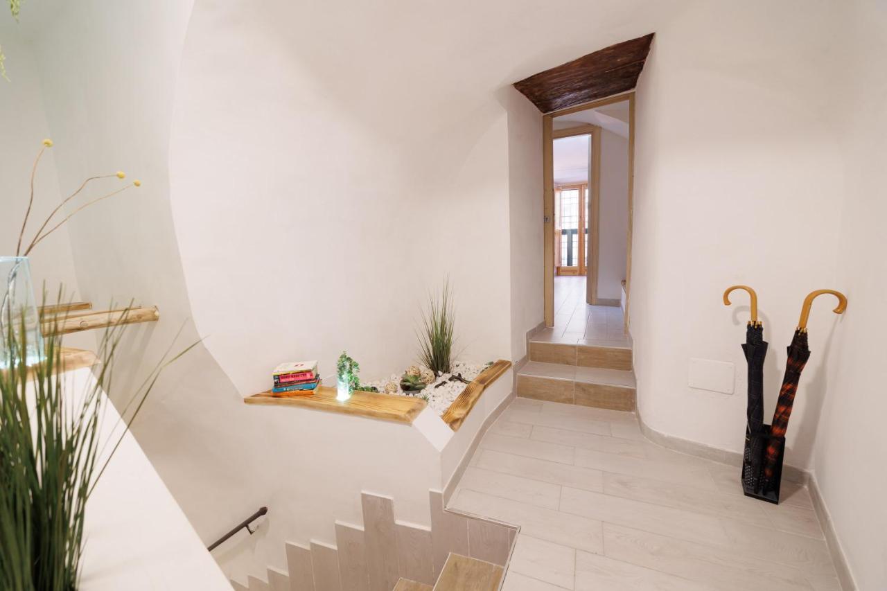 Legno Suite By Houseinnaples Nápoles Exterior foto