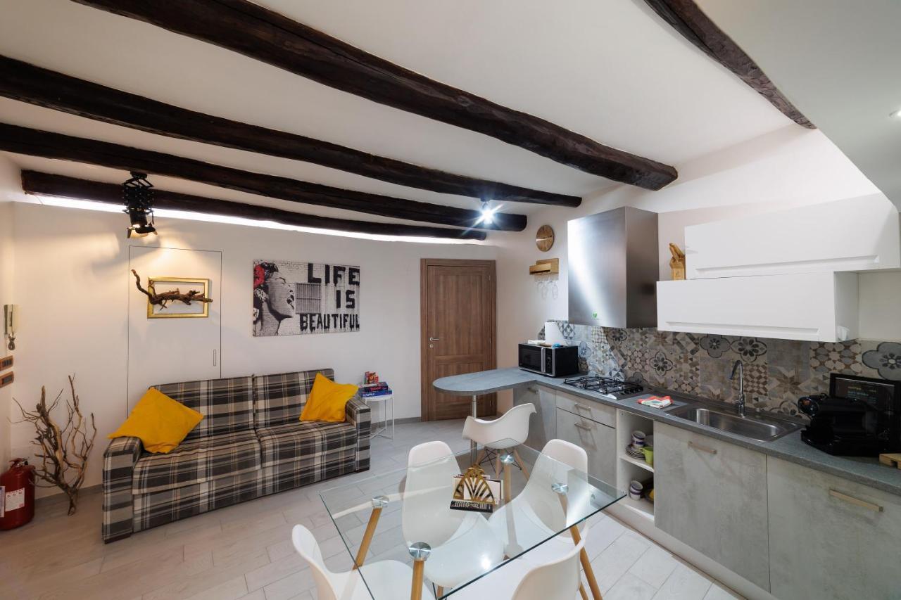 Legno Suite By Houseinnaples Nápoles Exterior foto