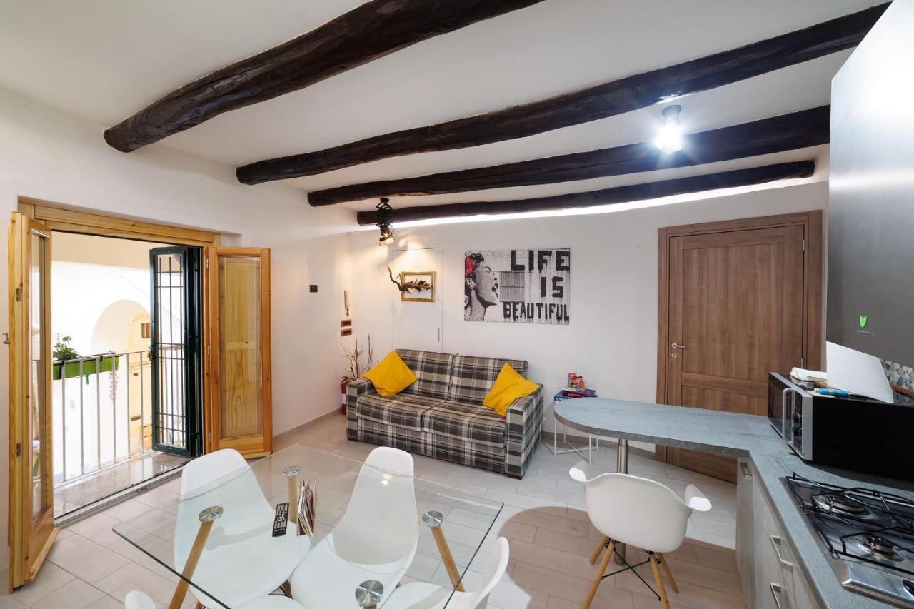 Legno Suite By Houseinnaples Nápoles Exterior foto