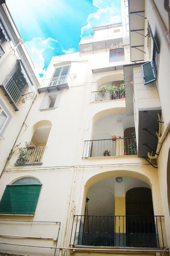 Legno Suite By Houseinnaples Nápoles Exterior foto